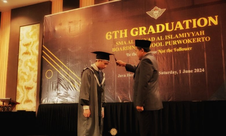 Wisuda SMA AABS Purwokerto