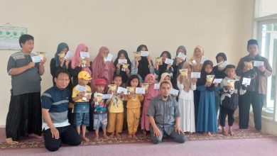 Santunan Anak Yatim dari DKM Masjid Al Irsyad Cipanas