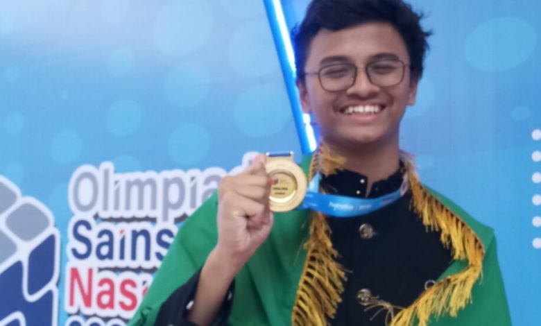 Medali Emas