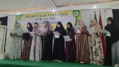 Pelantikan pengurus baru Komite Pesantren Al Irsyad Al Islamiyyah Khusus Putri IGBS Darul Marhamah Bogor periode 2024-2025 berlangsung khidmat. Mudir ‘Am Ustadz Abdurrahman Wahyudi, M.Si, memimpin acara tersebut dan menekankan pentingnya sinergi antara madrasah dan orang tua dalam mendukung pendidikan.