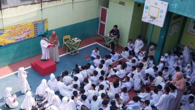 Lemahabang Bulan Bahasa