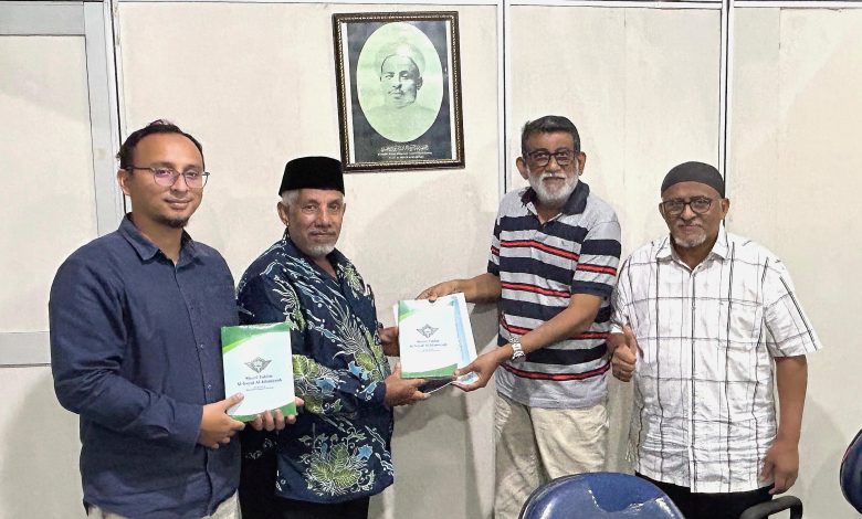 PW Jawa Barat serahkan buku taklim