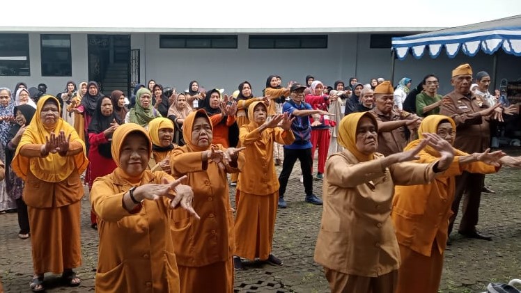 PCW Kota Bandung Peduli Lansia