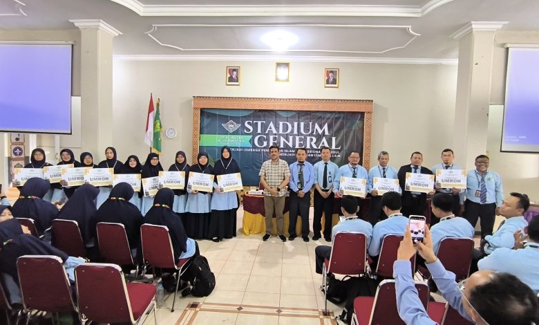 Hadiah Umrah untuk 13 guru dan karyawan Al Irsyad Purwokerto