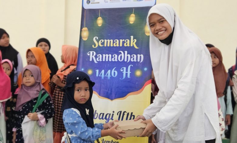 SD Jember salurkan santunan dan berbagi ifthor