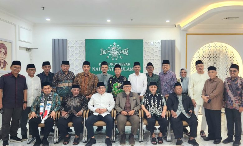 Ketum hadiri pertemuan di PBNU