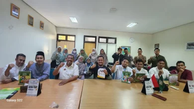 Al Irsyad Karawang apresiasi tim penulis buku ajar PAI & Coding, siap dipakai TA 2025/2026. Wujudkan kurikulum khas & guru berprestasi!