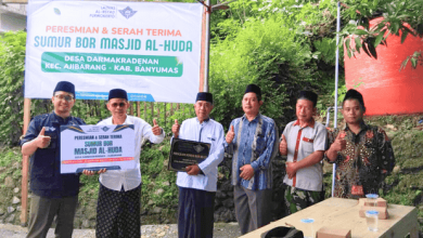 Peresmian serah terima sumur bor untuk Masjid Al Huda di Desa Darmakradenan