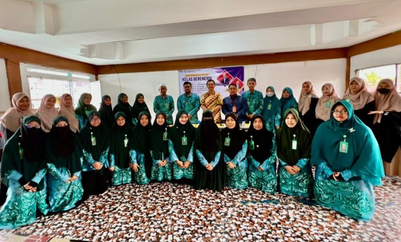 Workshop Public Speaking for Teachers MI Al Irsyad Al Islamiyyah Banjarmasin digelar selama tiga hari untuk meningkatkan kualitas guru dan pembelajaran.
