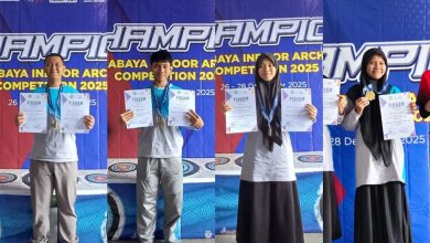 SMA Al Irsyad Surabaya kembali meraih prestasi panahan dengan memborong juara di Surabaya Indoor Archery Competition 2025.
