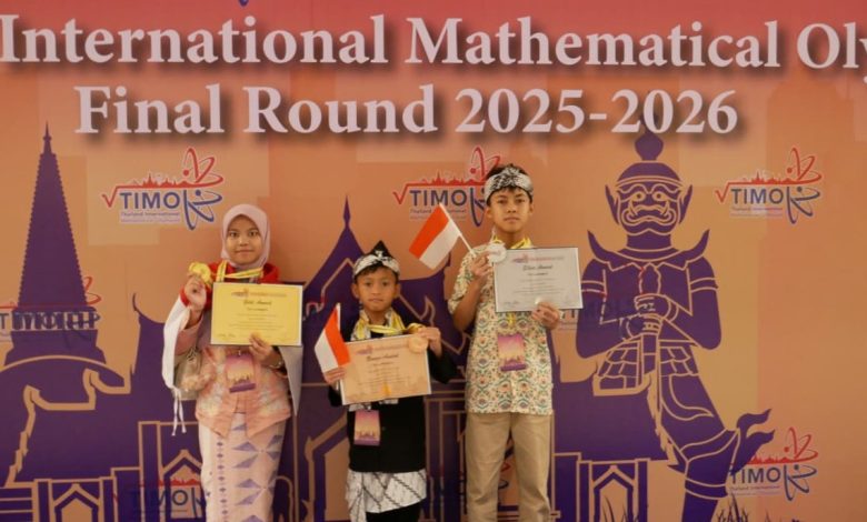 Siswa Al Irsyad Karawang meraih medali emas, perak, dan perunggu dalam Olimpiade Matematika Internasional TIMO 2026 di Thailand, membuktikan prestasi gemilang di tingkat global.