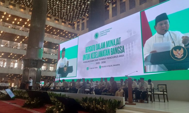 Pengurus MUI Pusat resmi dikukuhkan di Masjid Istiqlal, dihadiri 50 ribu jamaah dan Presiden RI. Munajat bersama tegaskan persatuan umat dan komitmen kebangsaan.