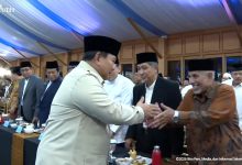 Ketum PP Al Irsyad Al Islamiyyah menghadiri buka puasa bersama Presiden di Istana dan menegaskan komitmen dalam mendukung perdamaian dunia.