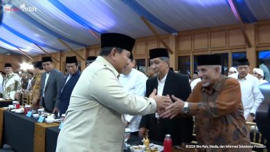 Ketum PP Al Irsyad Al Islamiyyah menghadiri buka puasa bersama Presiden di Istana dan menegaskan komitmen dalam mendukung perdamaian dunia.