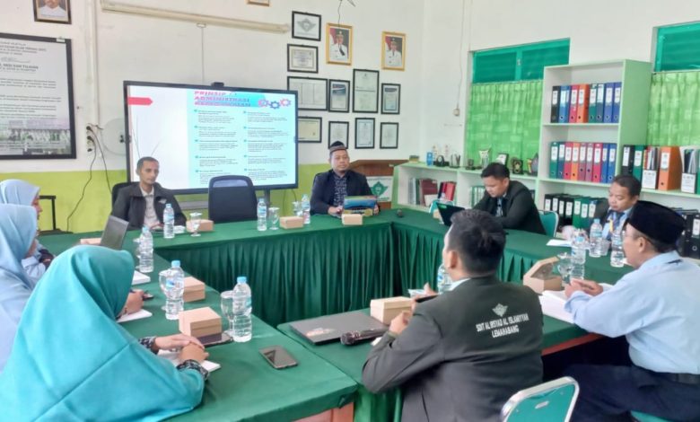 Ketua MPP PP Al Irsyad Dr. Nandi Mulyadi kunjungi Lemahabang & Ciledug. Perkuat manajemen & kurikulum khas untuk mutu pendidikan unggul.
