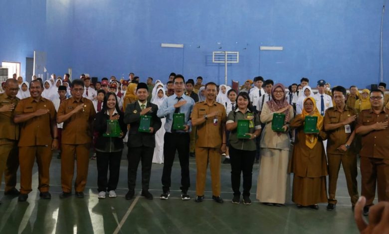 SMPIT Al Irsyad Karawang meraih rata-rata TKA tertinggi se-Kabupaten Karawang dan mendapat apresiasi langsung dari Disdikbud.