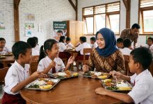Program Makan Bergizi Gratis disidak Kejagung. Ada apa di balik anggaran triliunan? Simak catatan kritis dari piring ke meja hukum!