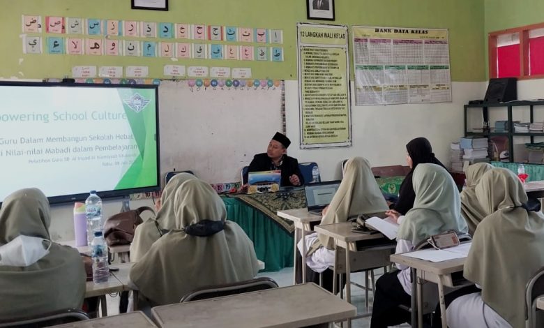 Ketua MPP PP Al Irsyad kawal pelantikan KS & WKS SD Al Irsyad Situbondo. Dorong inovasi berbingkai akhlak & integrasi kurikulum Mabadi. Simak!