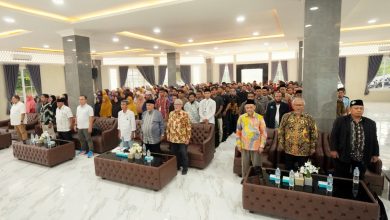 Dipimpin Ketua Majelis Kaderisasi, pengucapan ikrar ratusan peserta warnai penutupan resmi Training Kaderisasi Al Irsyad di Purwokerto. Baca selengkapnya!