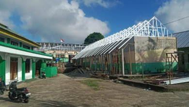 Renovasi MTs Al Irsyad Hutawa dimulai! Mari wujudkan ruang kelas aman & layak bagi generasi penerus. Salurkan bantuan terbaik Anda di sini.