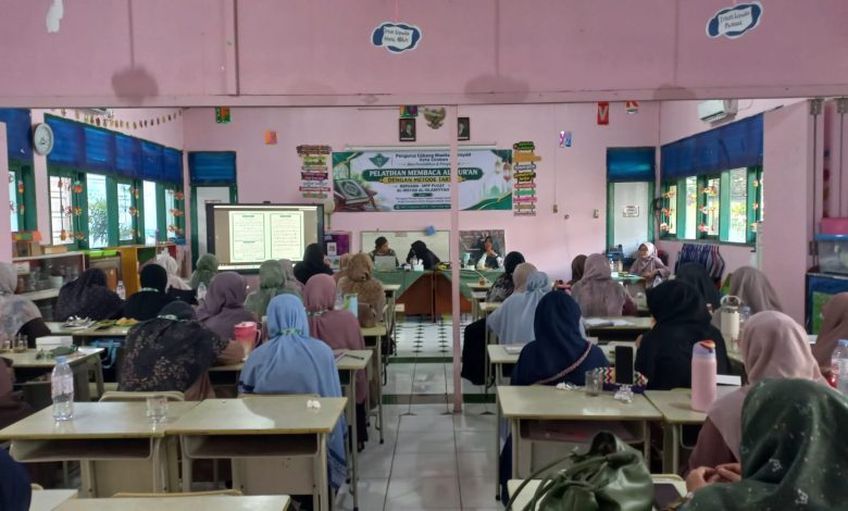PCW Al Irsyad Kota Cirebon gelar Pelatihan Tartili untuk 51 guru TK. Ustaz Nandi Mulyadi: Standardisasi penting sejak dini!