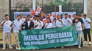 Ketum Pemuda Al-Irsyad pimpin aksi di DPR RI, serukan penolakan normalisasi LGBTQ+ & dorong penguatan legislasi. Simak selengkapnya!